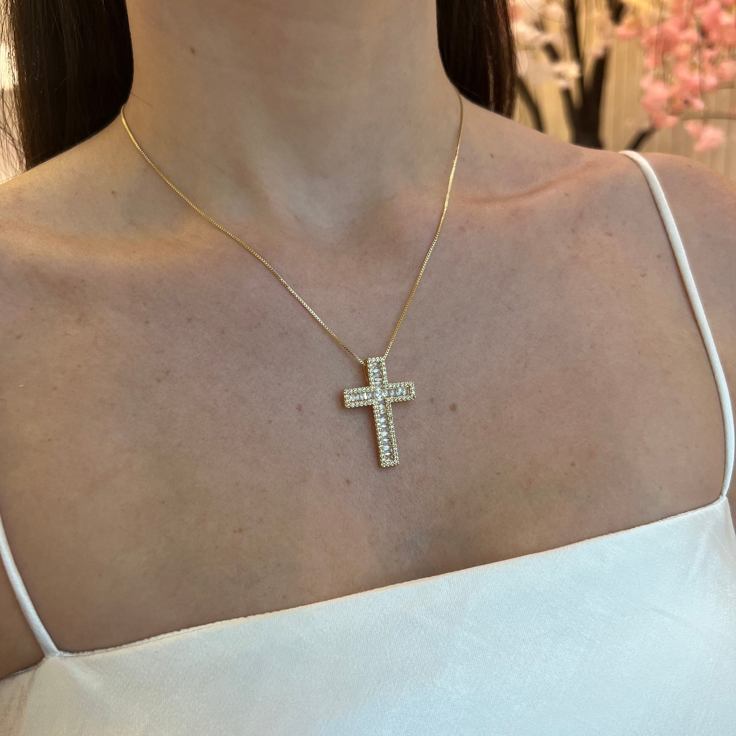 LUXURIOUS CROSS NECKLACE | 18K Gold Plated