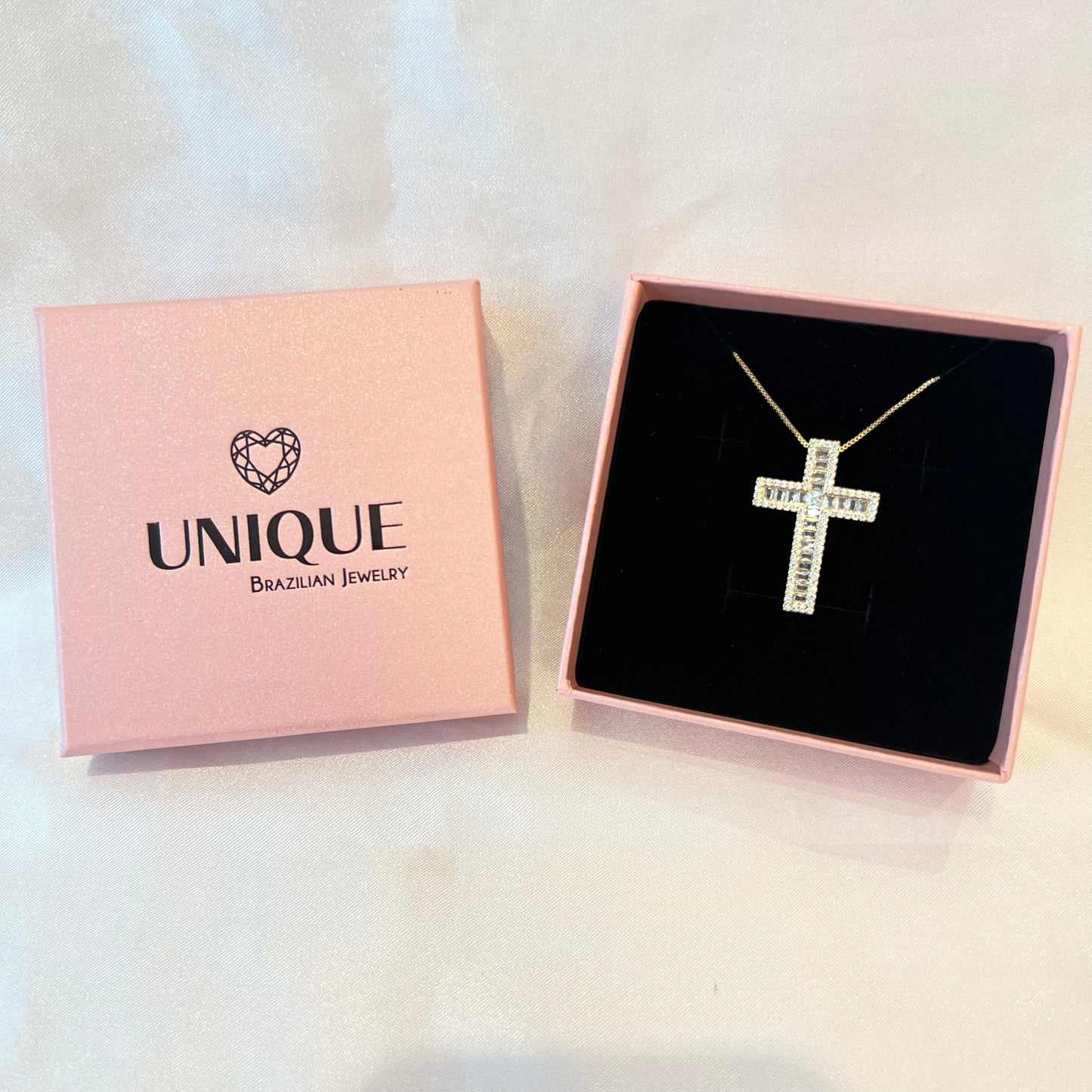 LUXURIOUS CROSS NECKLACE | 18K Gold Plated